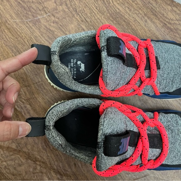 Nike City Loop Blue and Gray Neon Laces Sneakers Shoes Size 9.5 - Picture 12 of 13